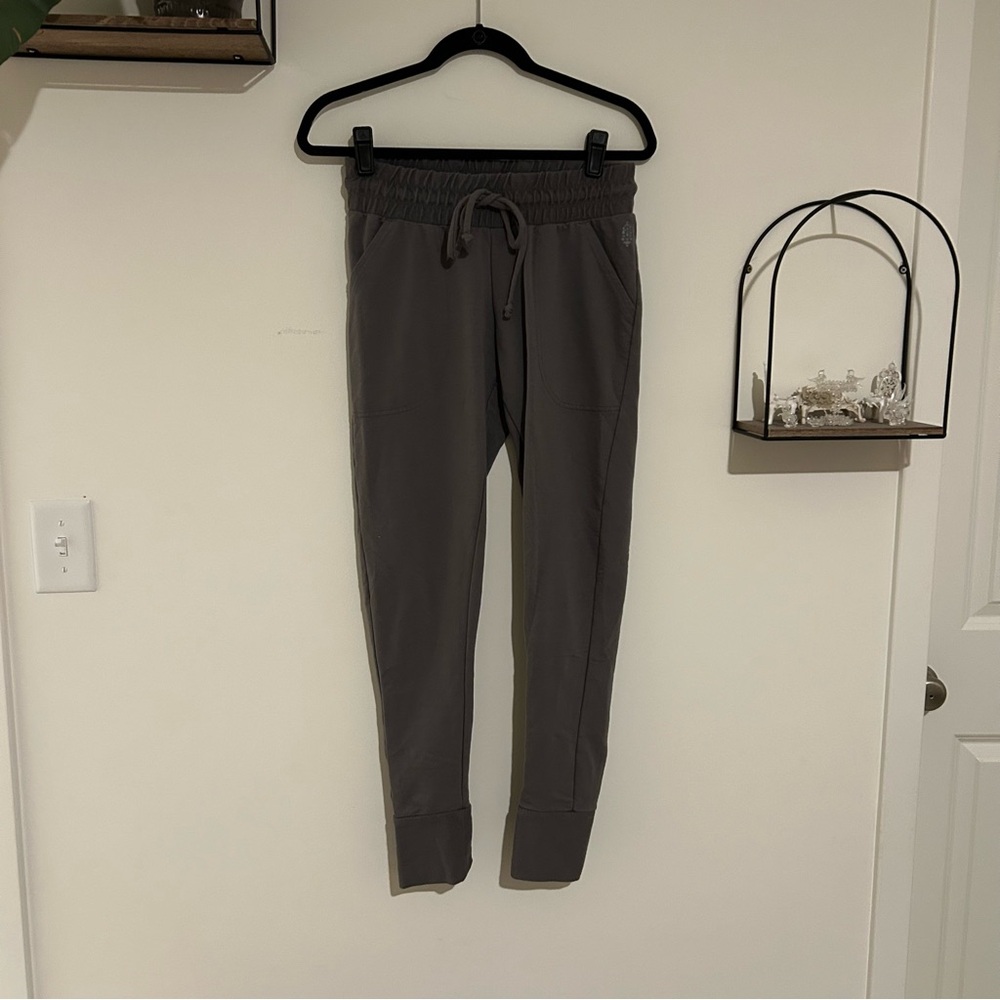 Free People‎ Movement Gray Elastic Waist Jogger Pants Size Small